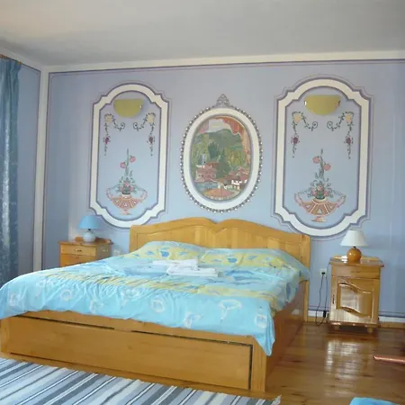 Edelweiss Guest house 2*