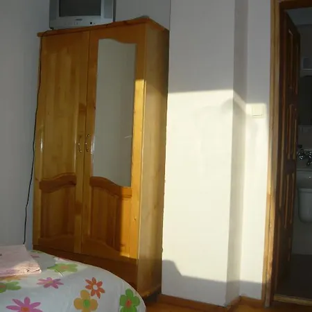 Guest house Edelweiss 2*